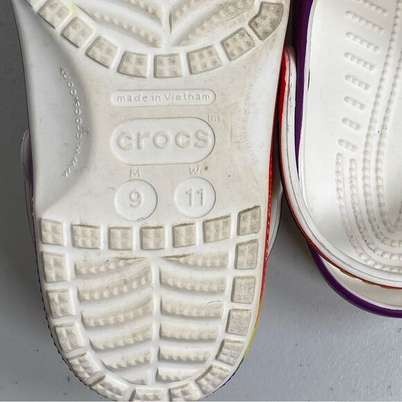 EUC CROCS Adult Unisex Classic Rainbow Clogs Sandals Shoes - Men 9 - Women 11 - Picture 9 of 9